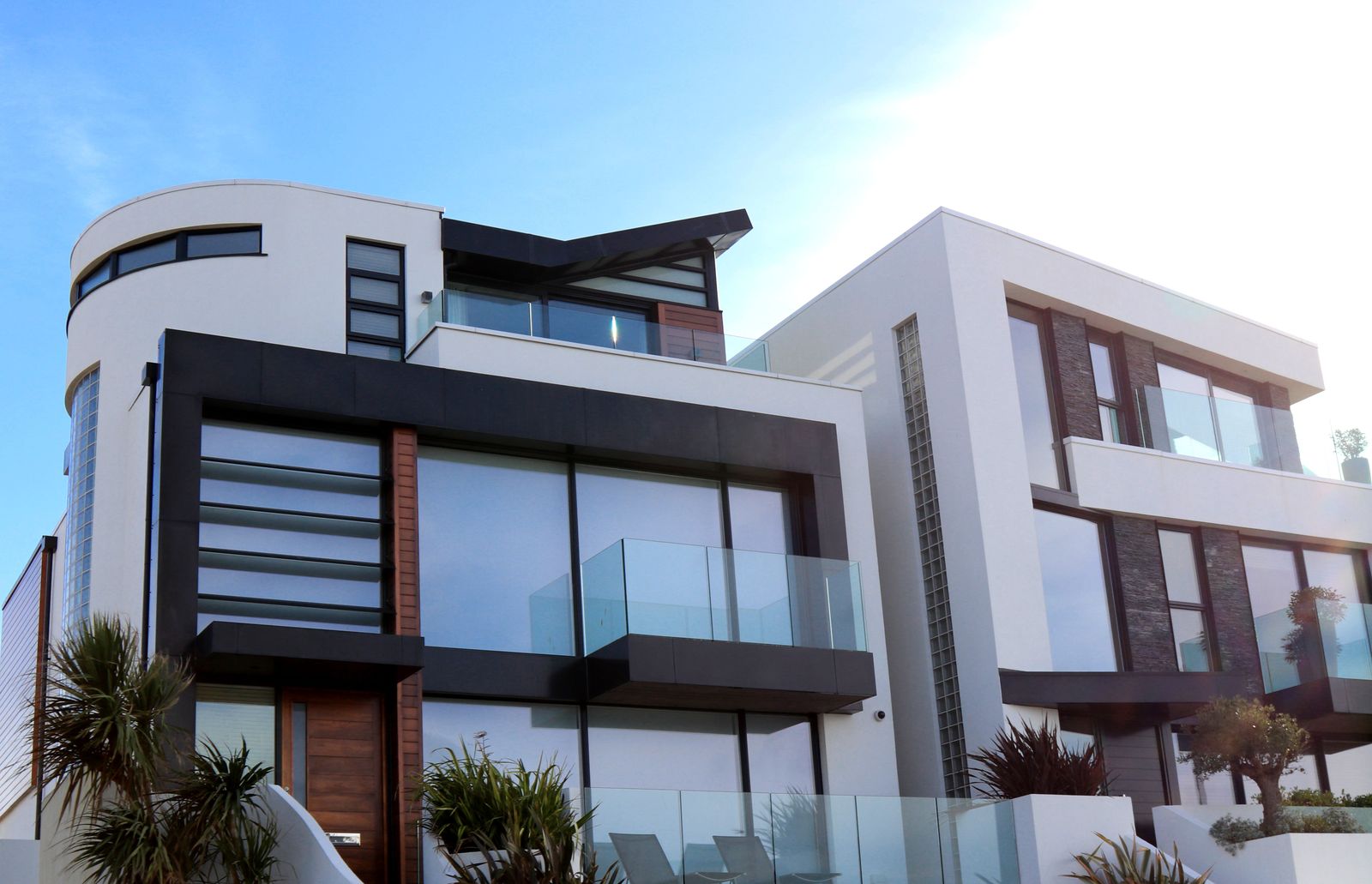 Contemporary luxury home