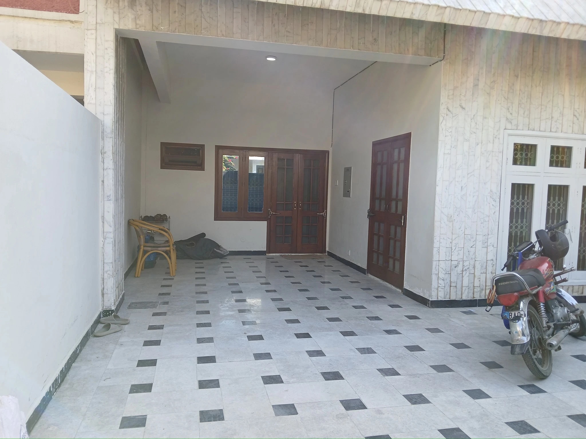 10 marla house for sale