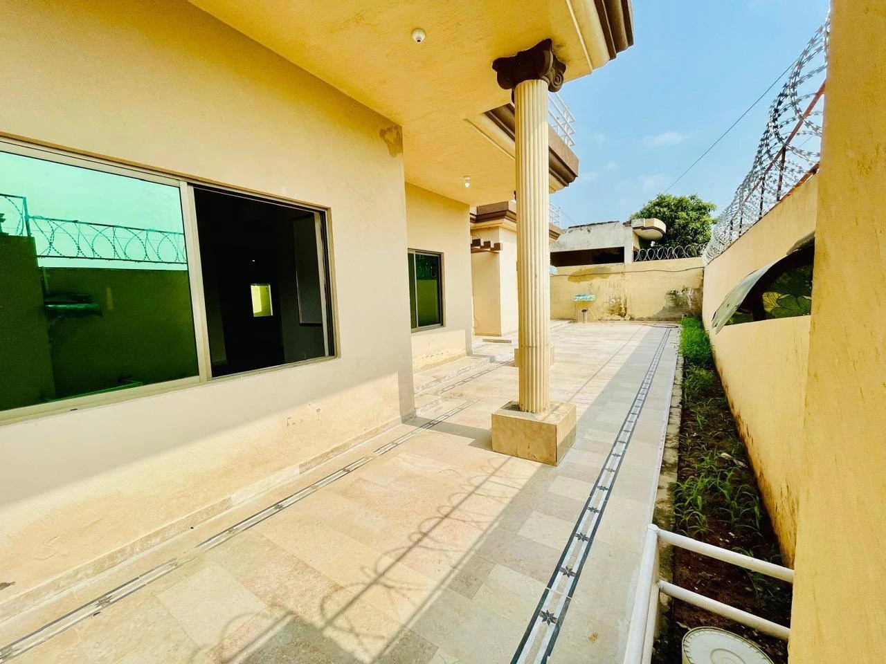 1 kanal House For Sale
