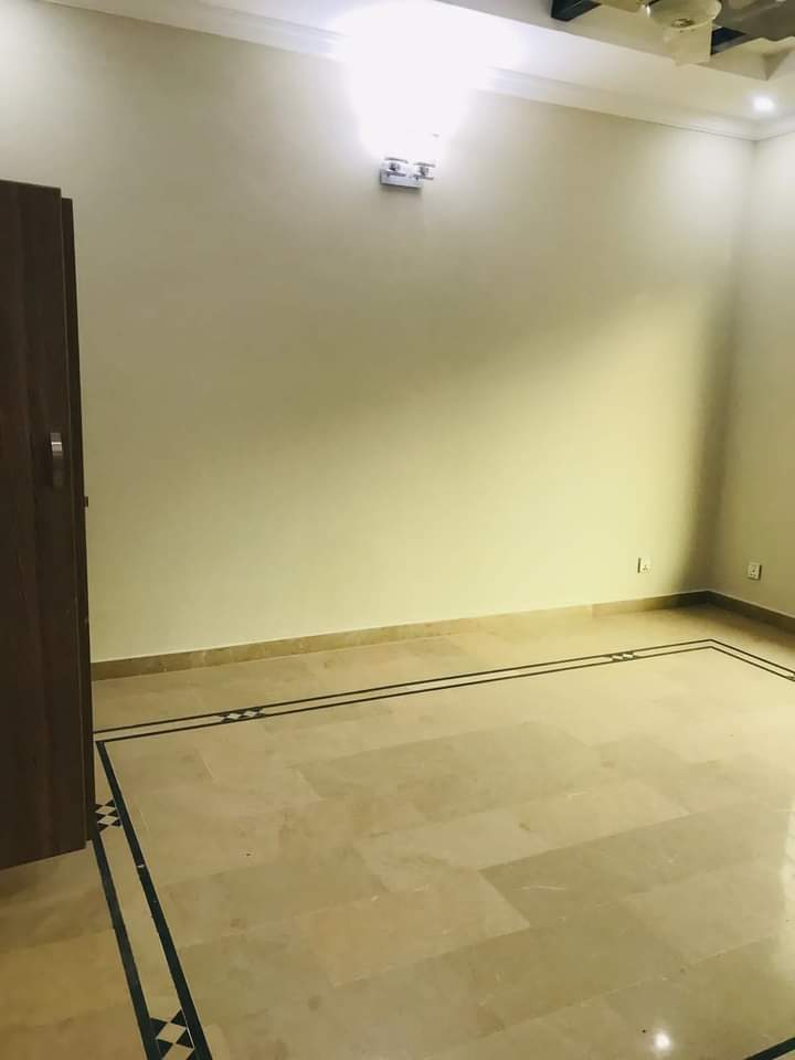 7 MARLA HOUSE FOR  RENT IN G13 ISLAMABAD
